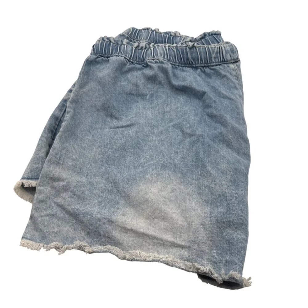 No Boundaries stylish flattering